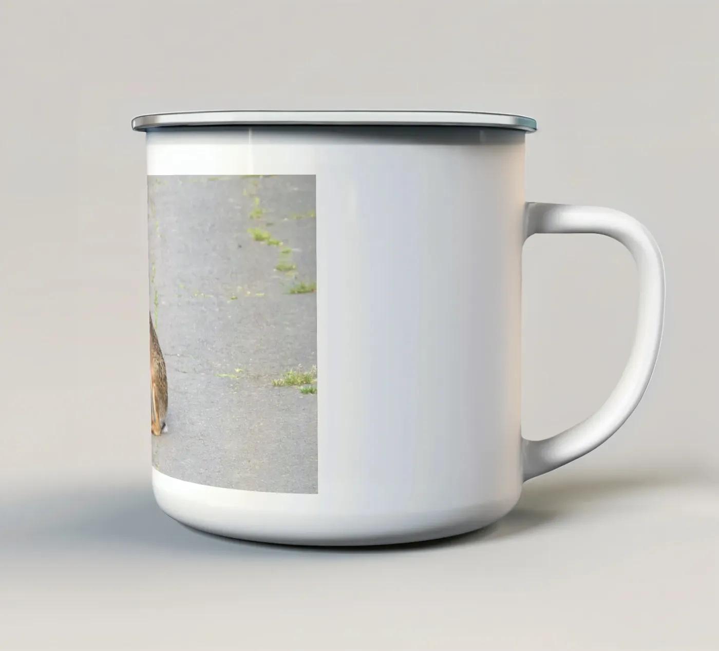 Lauschender Hase am Feldweg Emaille Tasse von DR-Moments