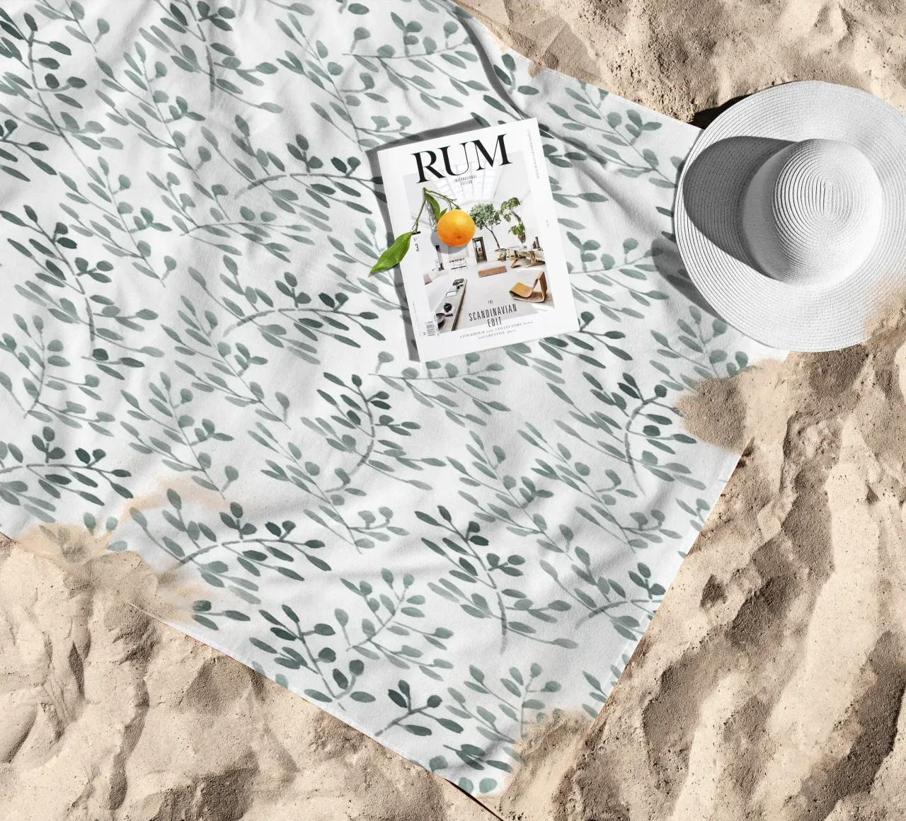 Tiny Leaves Green Pattern telo mare da anisillustration