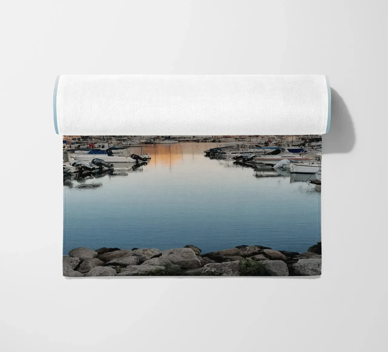 Sunset in a Mediterranean Port - Photography telo mare da Les Meravelles