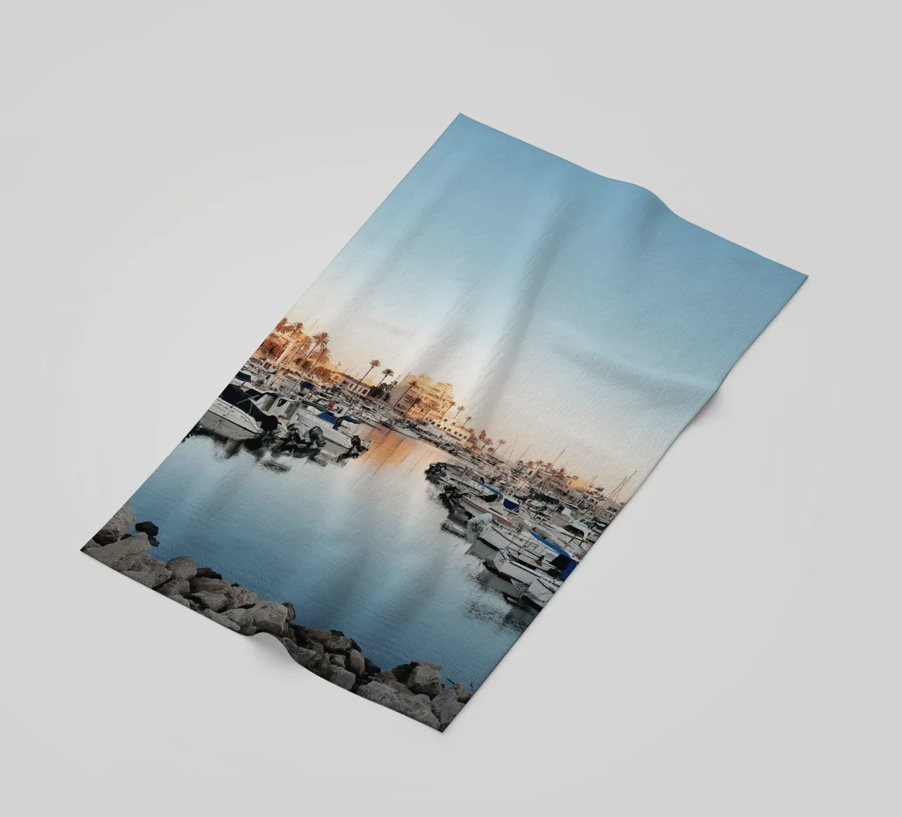 Sunset in a Mediterranean Port - Photography telo mare da Les Meravelles