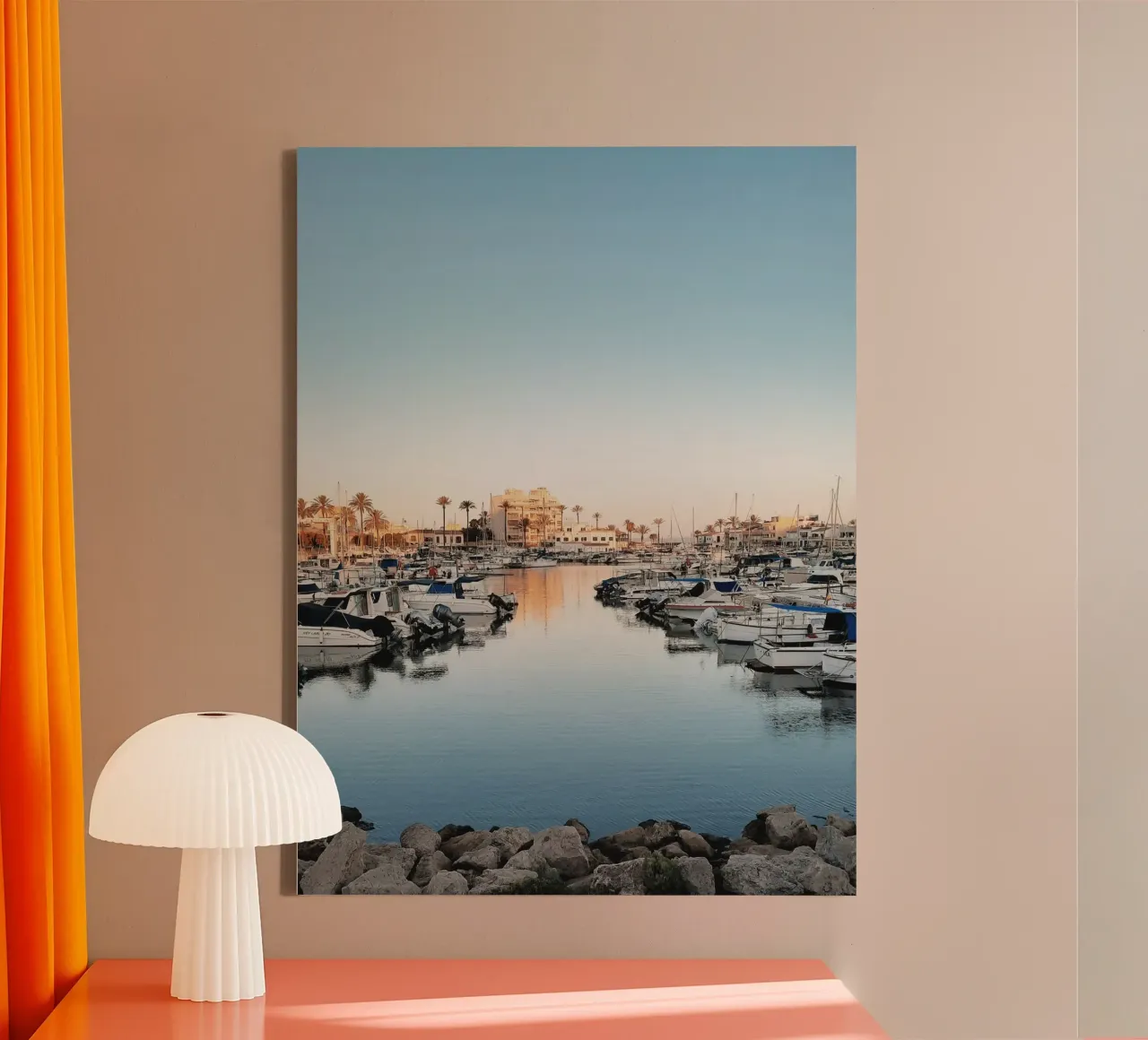Sunset in a Mediterranean Port - Photography tela con Cornice a cassetta da Les Meravelles