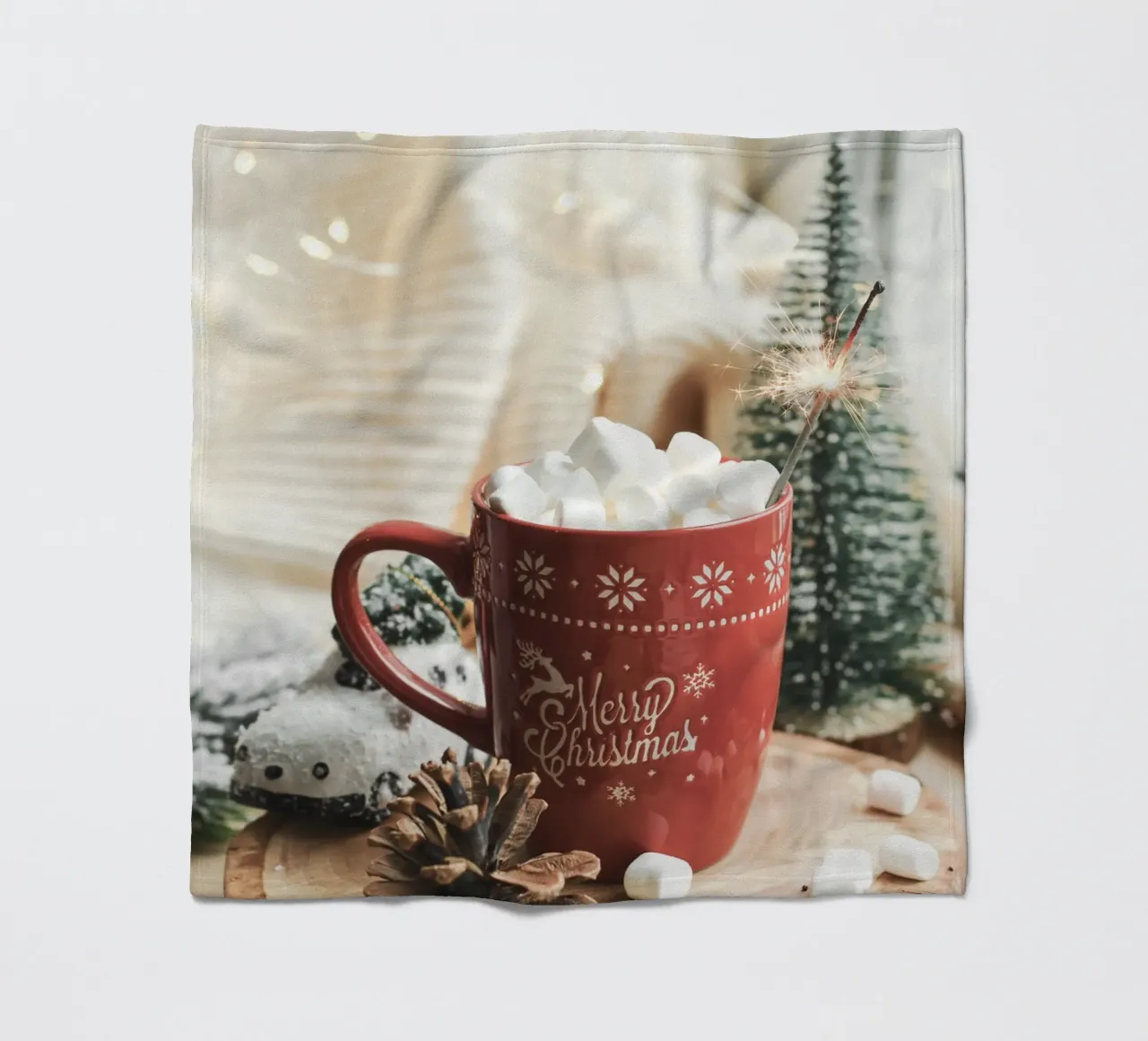 Kerstmok met marshmallows - Gezellige kerst Art Print fleecedeken van Whole©