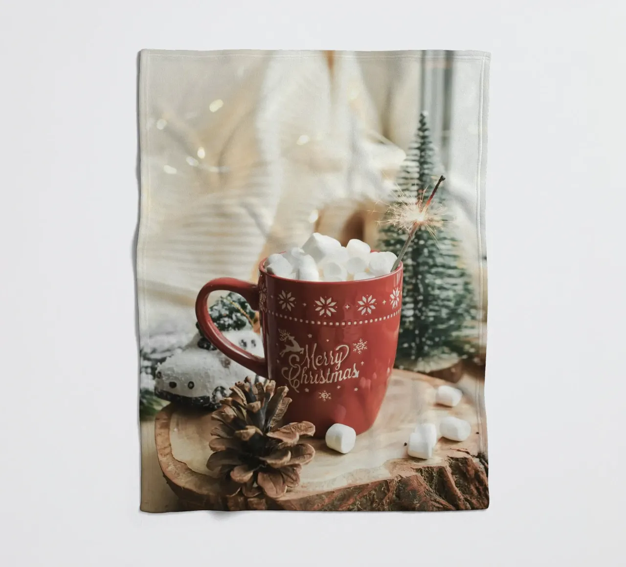 Kerstmok met marshmallows - Gezellige kerst Art Print fleecedeken van Whole©