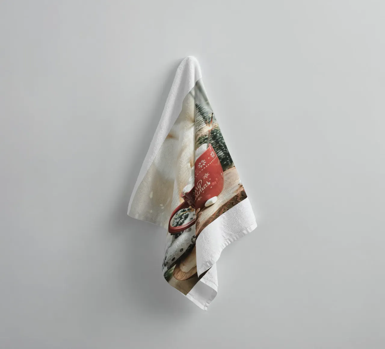 Kerstmok met marshmallows - Gezellige kerst Art Print badhanddoek van Whole©