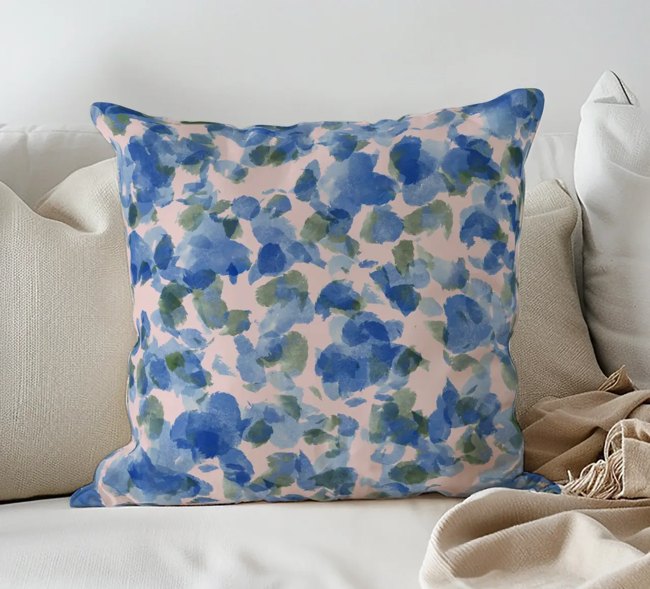 Soft Feminine Blue Pattern cuscino da anisillustration