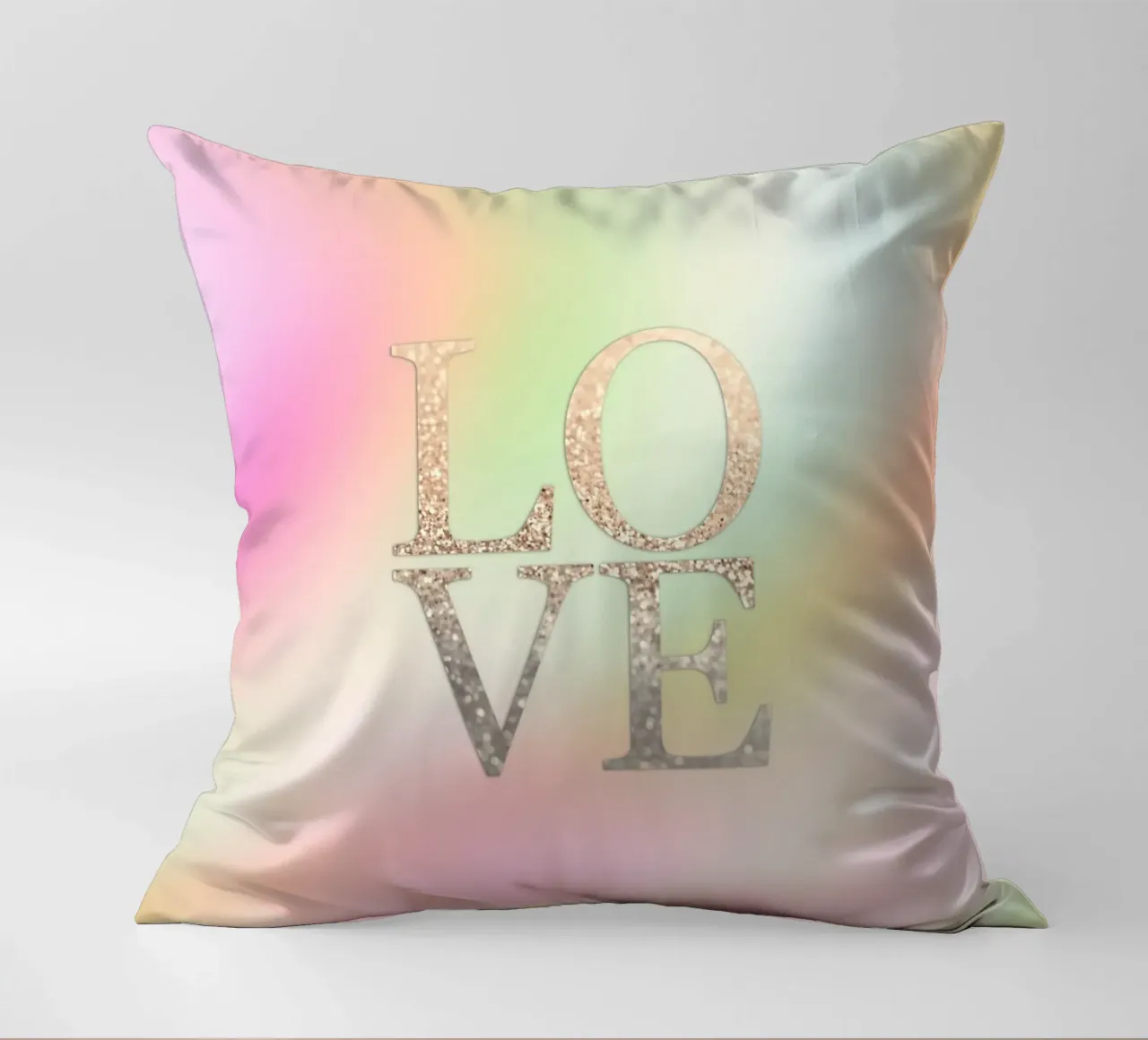 Gold LOVE Regenbogen Kissen von Monika Strigel