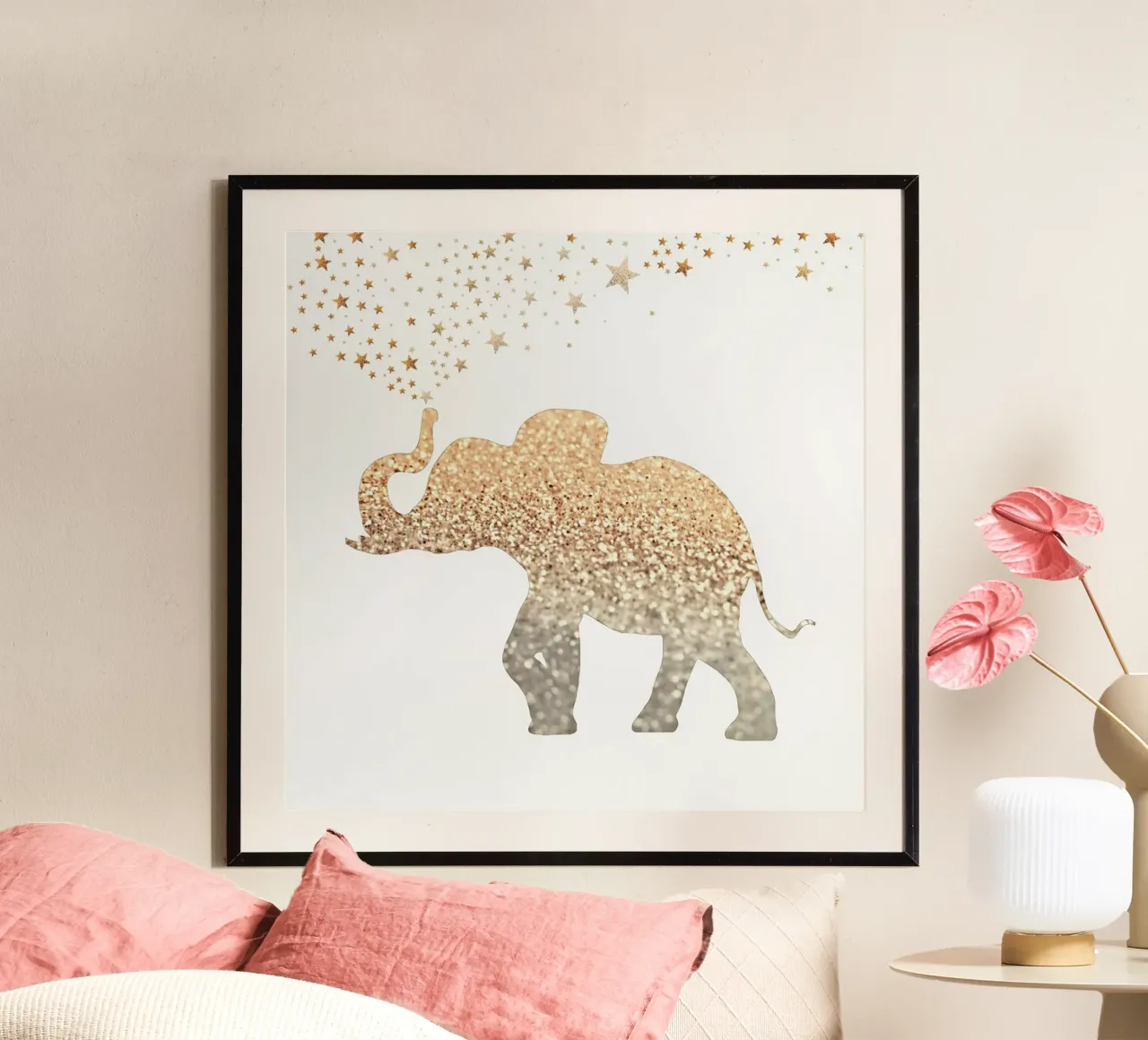 Gold Elephant poster con telaio in legno da Monika Strigel