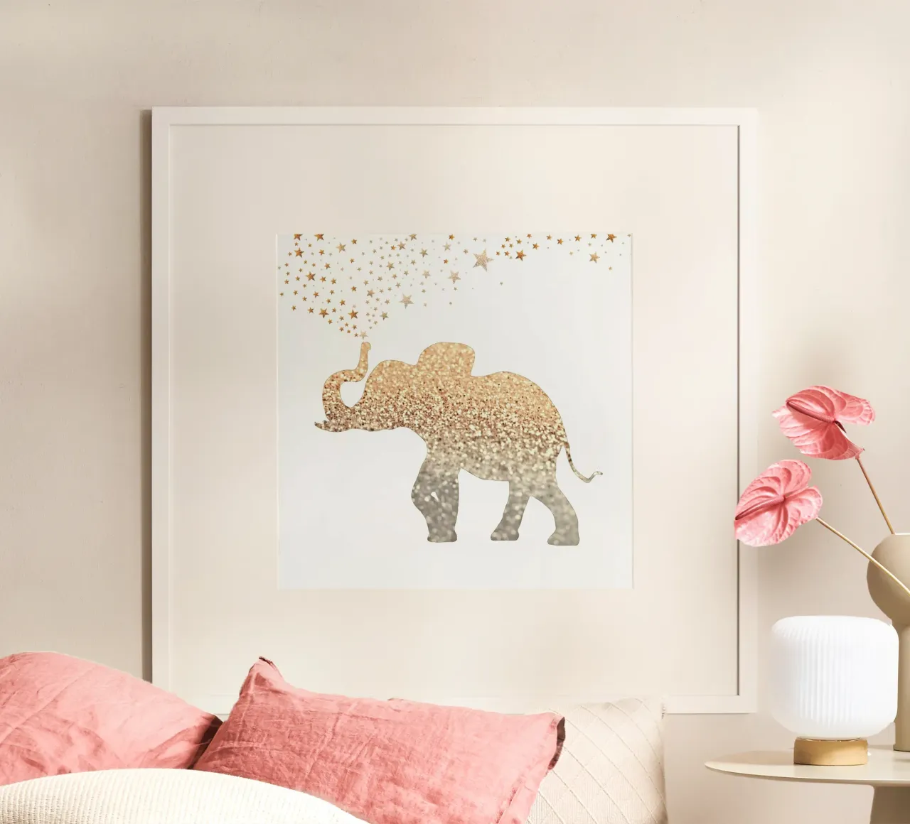 Gold Elephant poster con telaio in legno da Monika Strigel