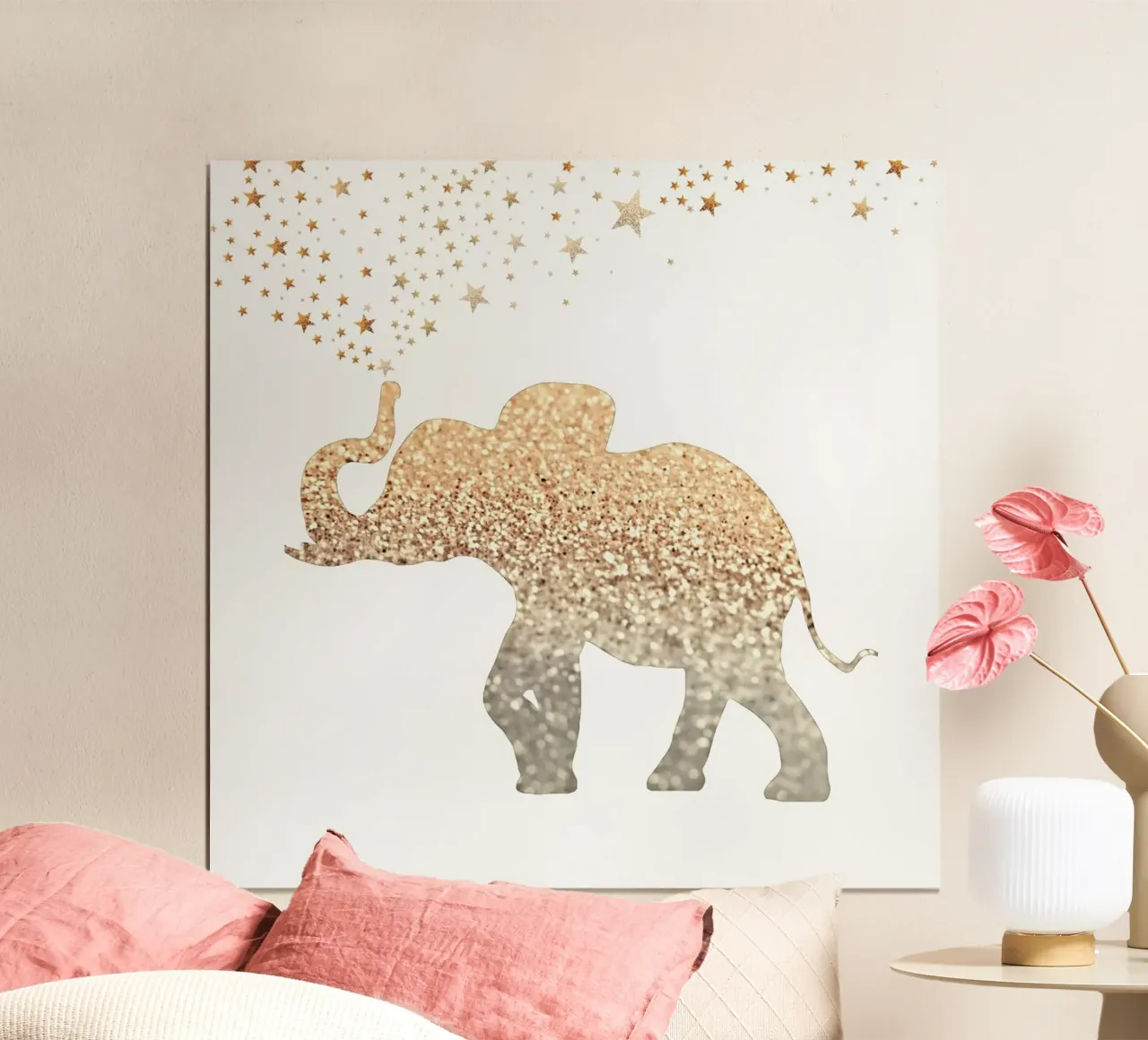 Gold Elephant poster con telaio in legno da Monika Strigel
