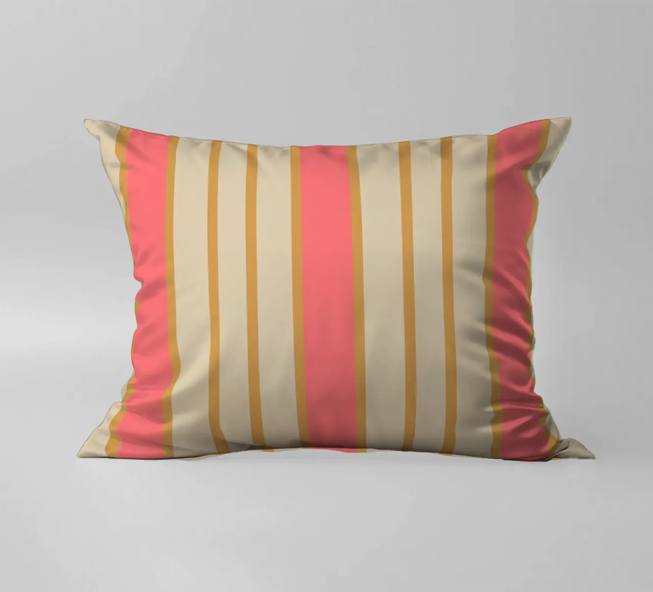 Strisce Regency oro-rosa cuscino da Victoriabeyer