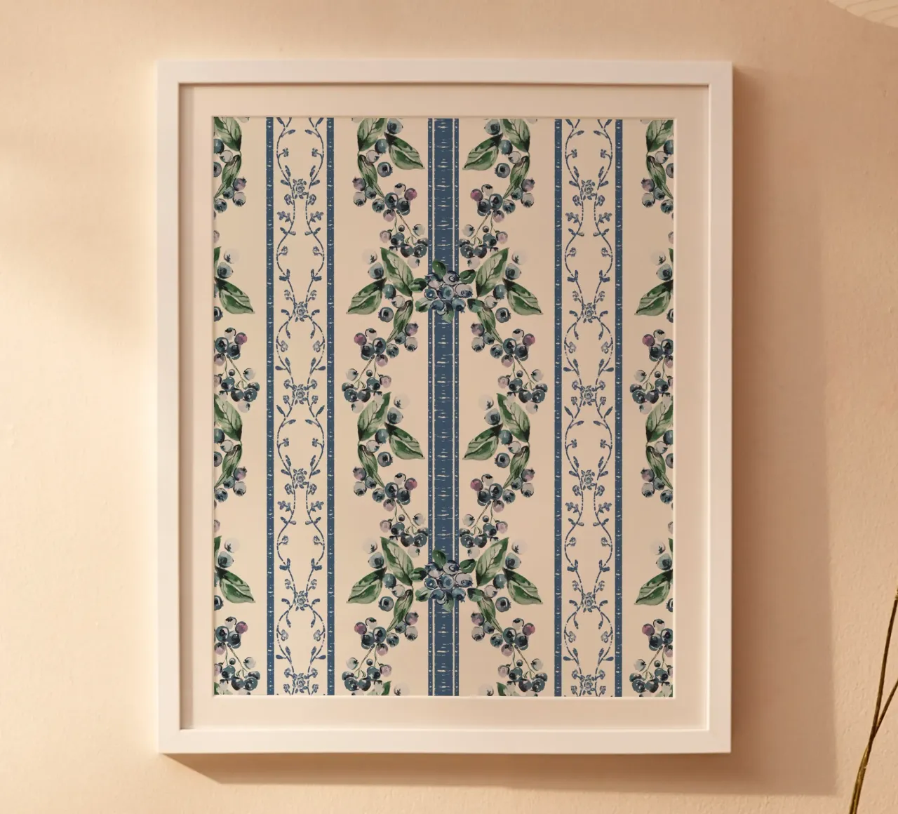 Blueberries Stripes Grandmillennial Pattern poster con telaio in legno da anisillustration