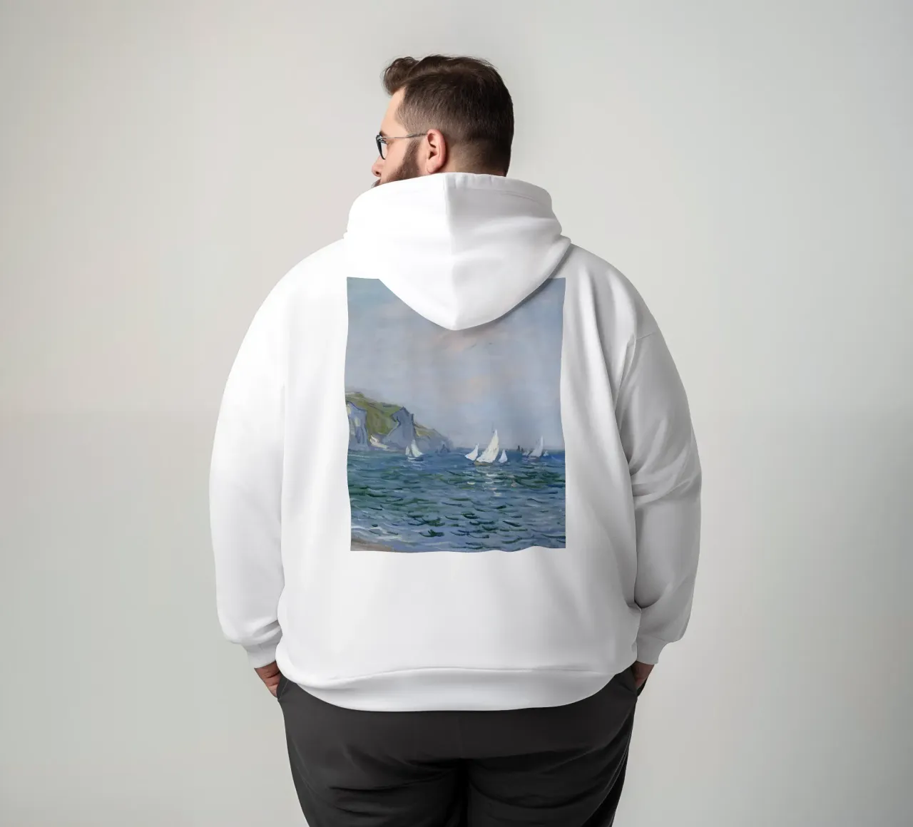 Monet - Scogliere e barche a vela a Pourville felpa con cappuccio da ARTOTHEK