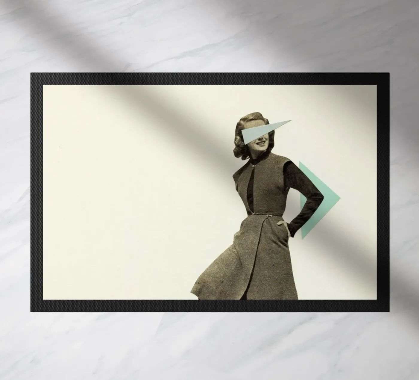 Shapely Figure deurmat van Cassia Beck Collage