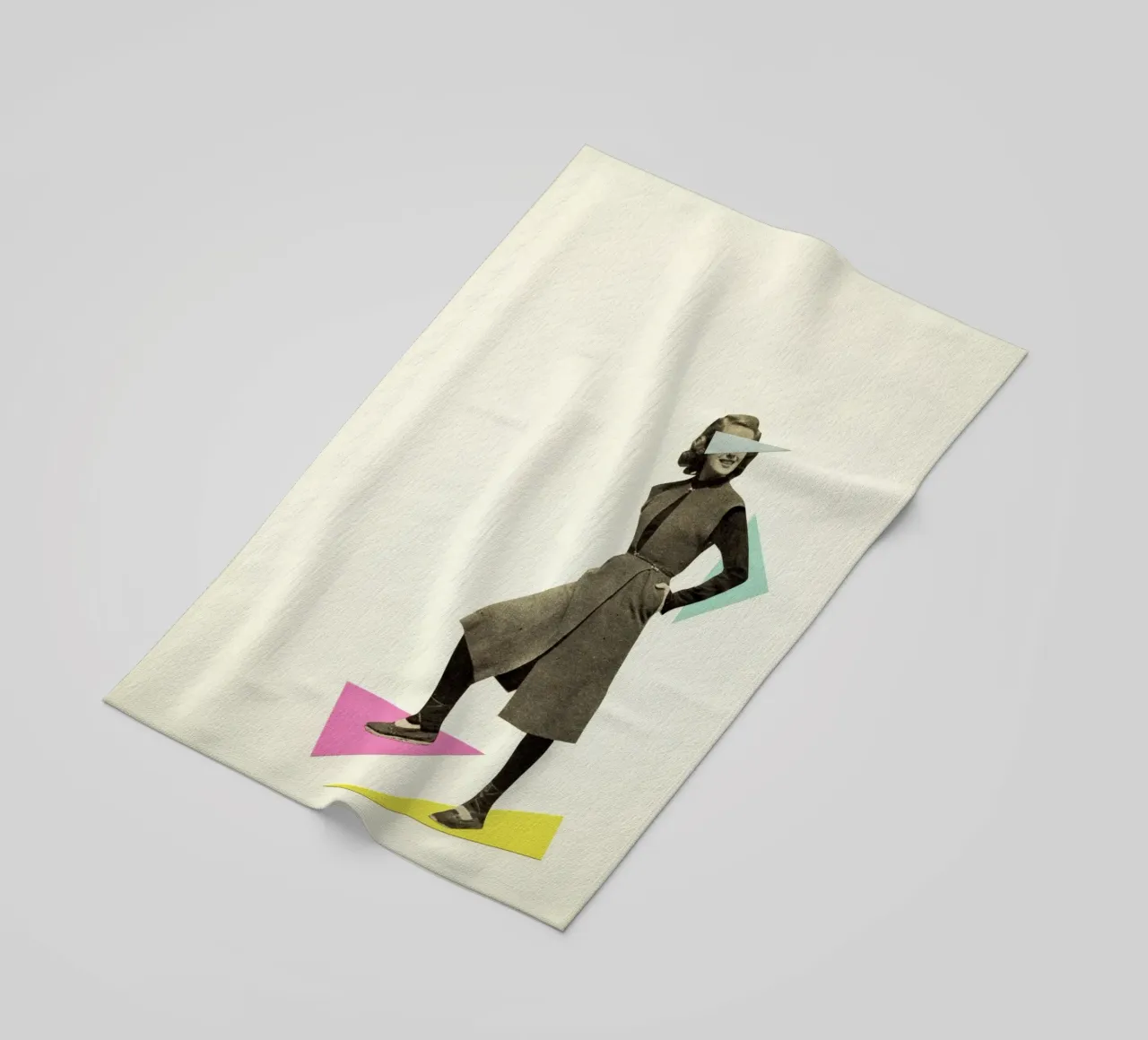 Welgevormd figuur strandhanddoek van Cassia Beck Collage