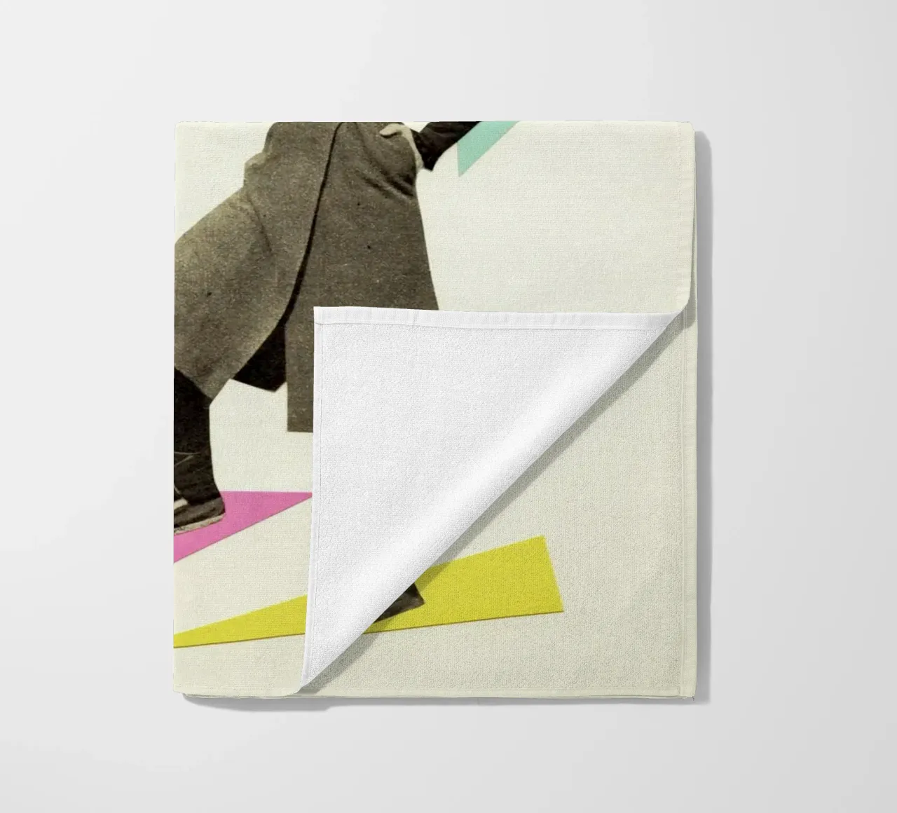Welgevormd figuur strandhanddoek van Cassia Beck Collage