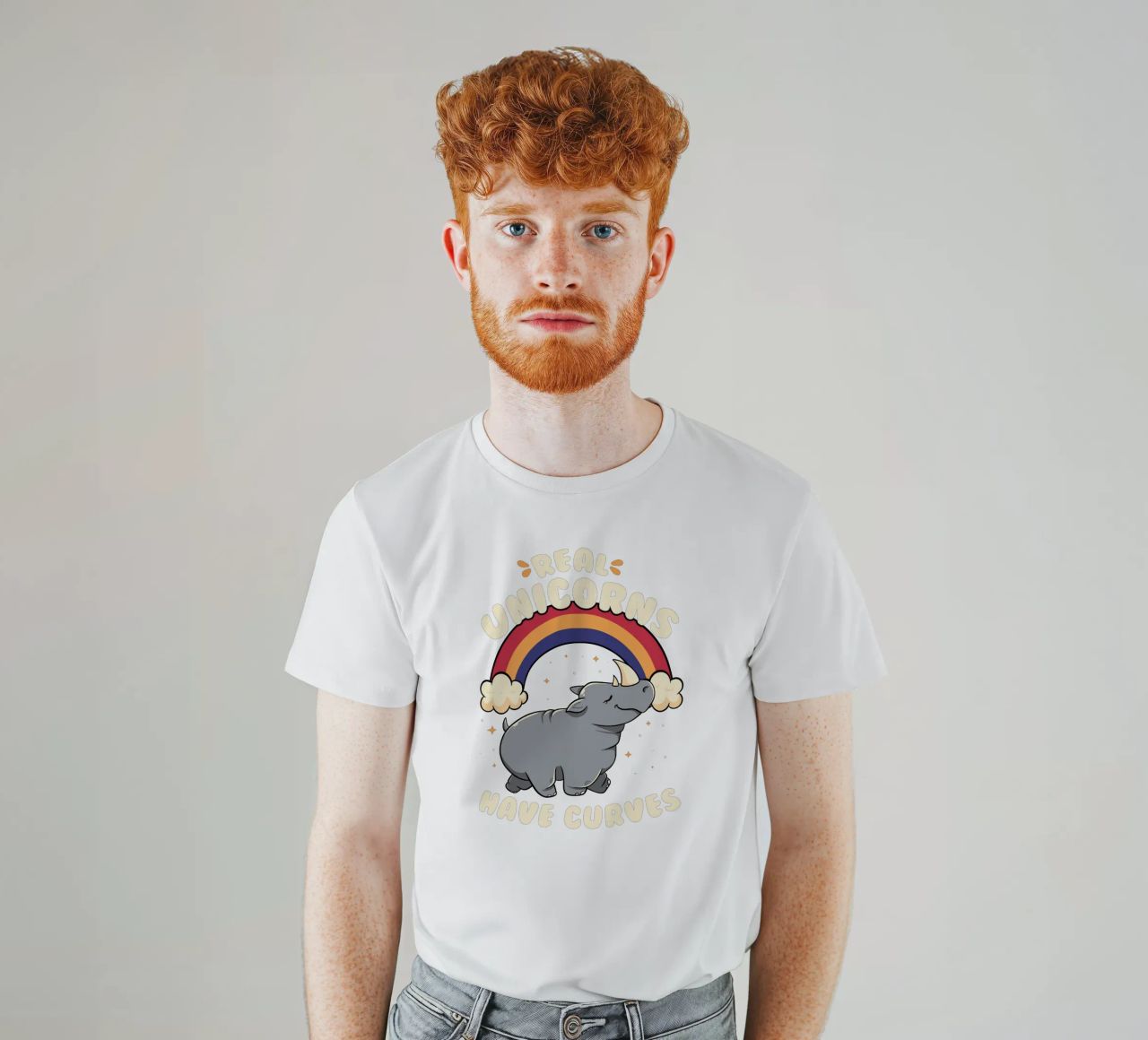 Real Unicorns Have Curves t-shirt da Tobe Fonseca