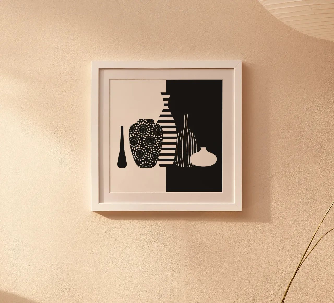 Still Life In Black And White II poster con telaio in alluminio da Catherine Aguilar