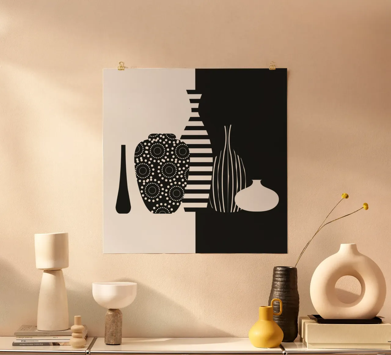 Still Life In Black And White II poster con telaio in alluminio da Catherine Aguilar