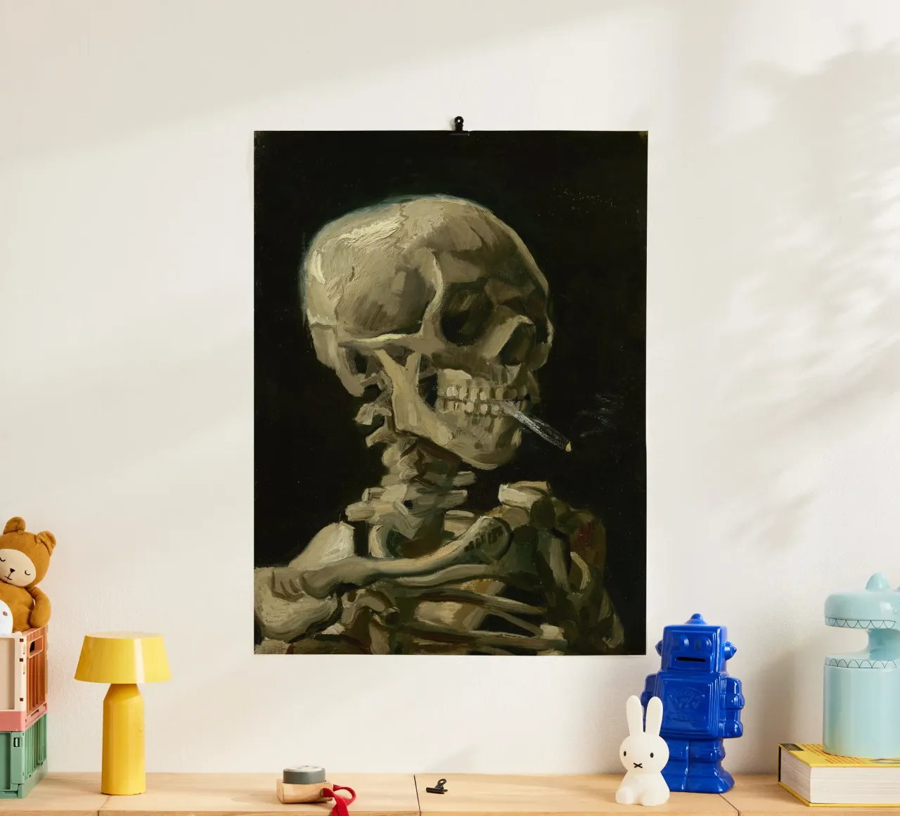 Vincent Van Gogh - Teschio di scheletro con sigaretta accesa poster da Timeless Artworks