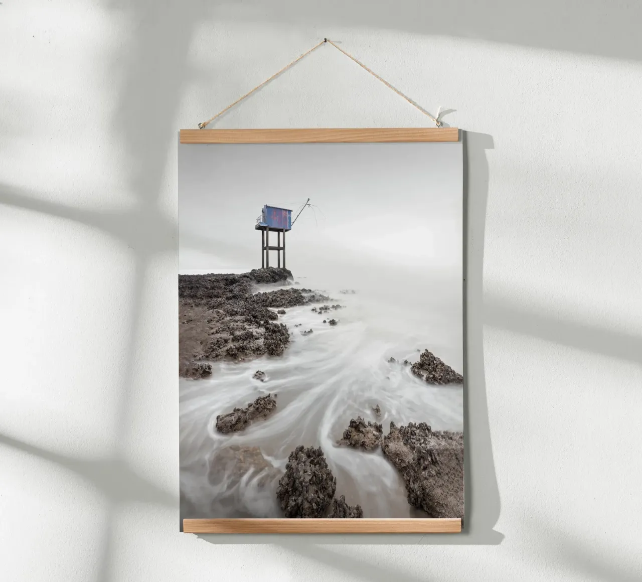 Cabane abandonnée II - Francia poster con telaio in alluminio da Håggard Photography | Ronny Behnert