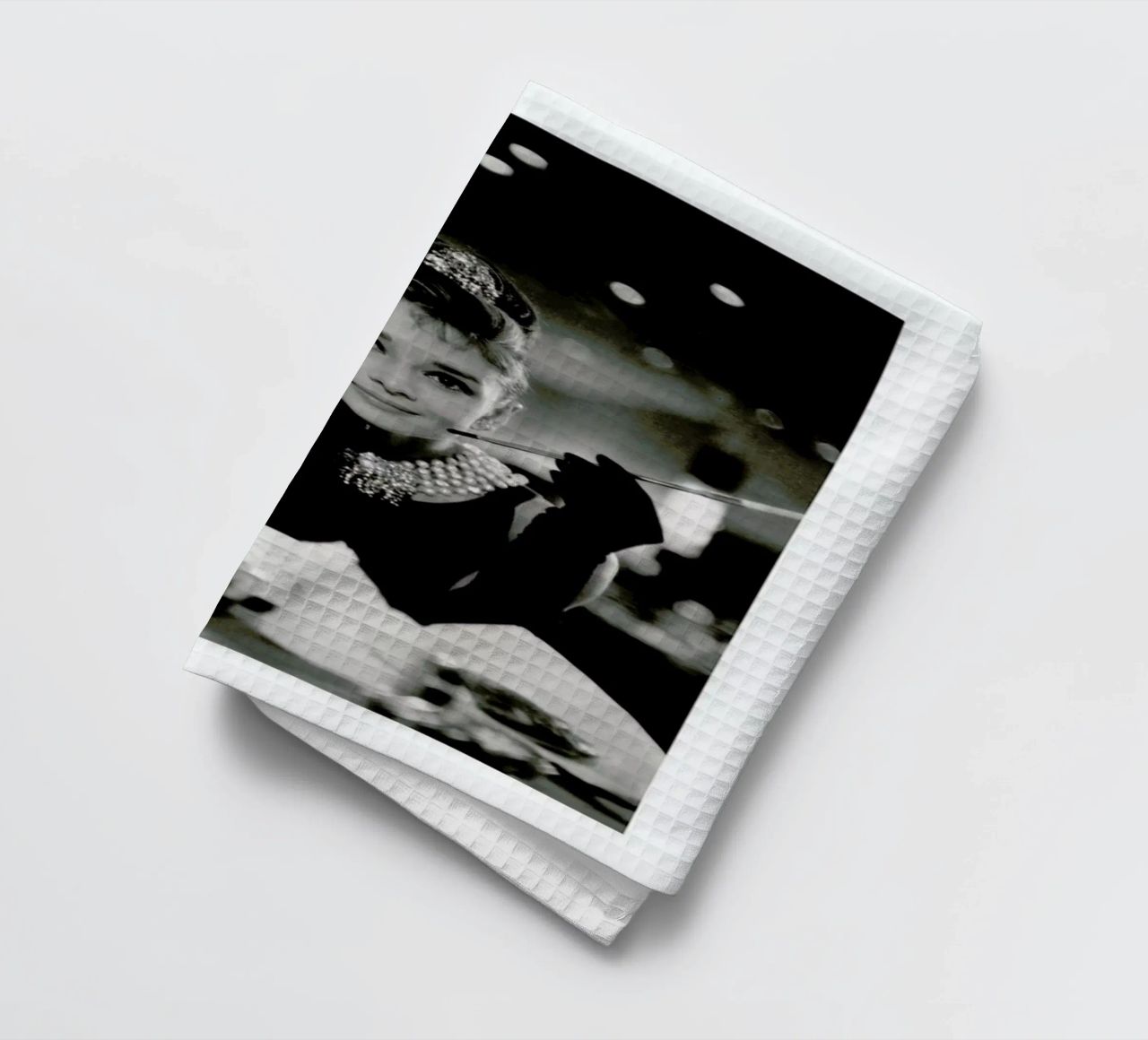 Audrey Hepburn in Breakfast at Tiffany's, 1961 torchon de Gallery Print and Art Limited