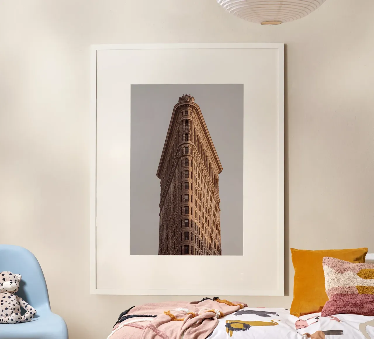 New York - Flat Iron Building poster con telaio in plastica da Nadine Ginzel