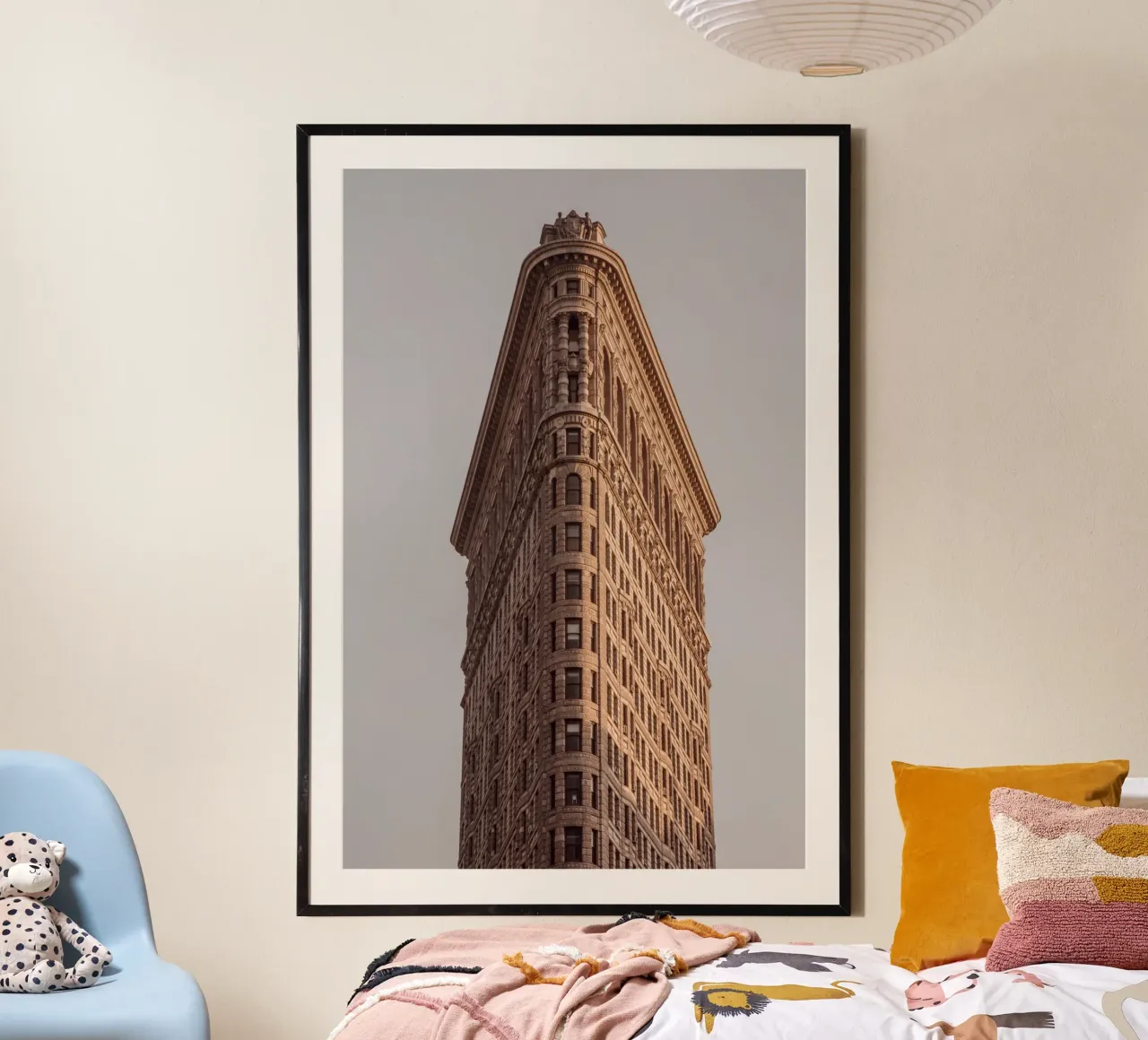 New York - Flat Iron Building poster con telaio in plastica da Nadine Ginzel