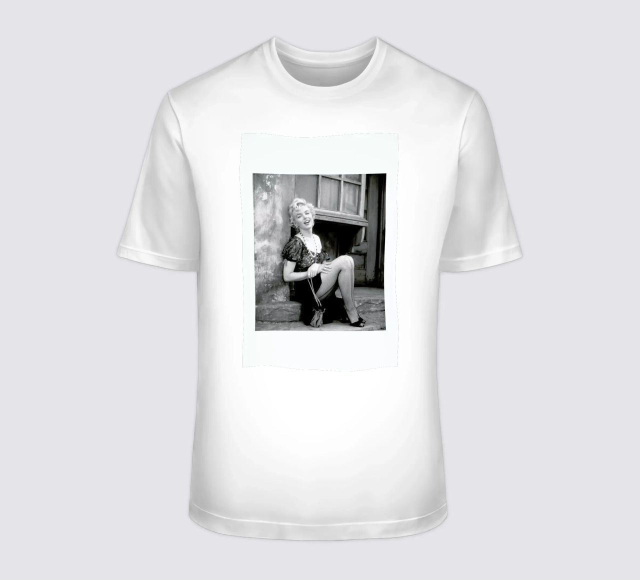 Marilyn Monroe in Bus Stop t-shirt da Gallery Print and Art Limited