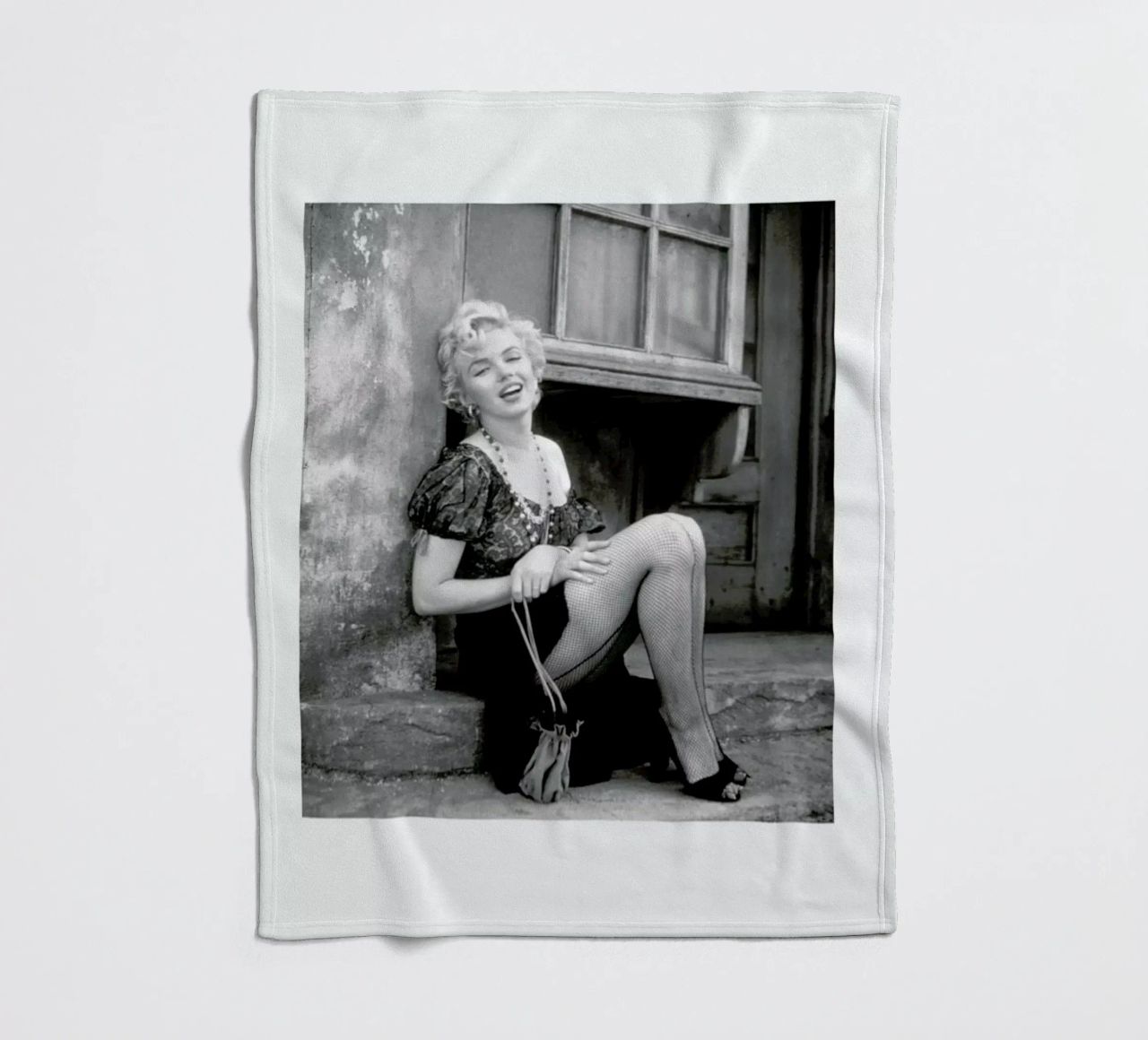 Marilyn Monroe in Bus Stop coperta in pile da Gallery Print and Art Limited
