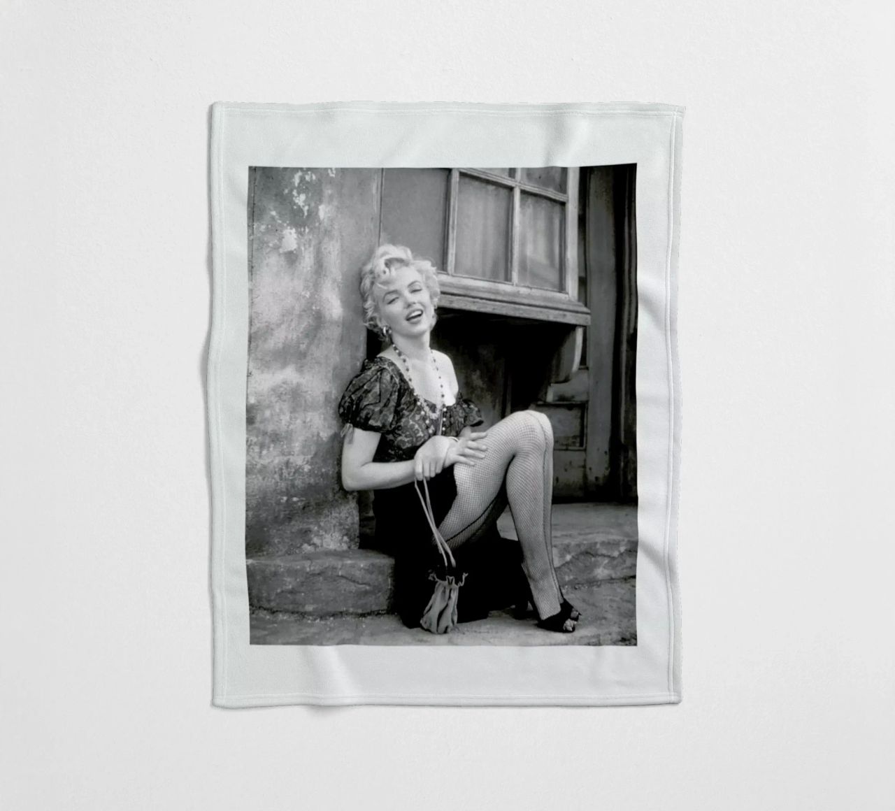 Marilyn Monroe in Bus Stop coperta in pile da Gallery Print and Art Limited
