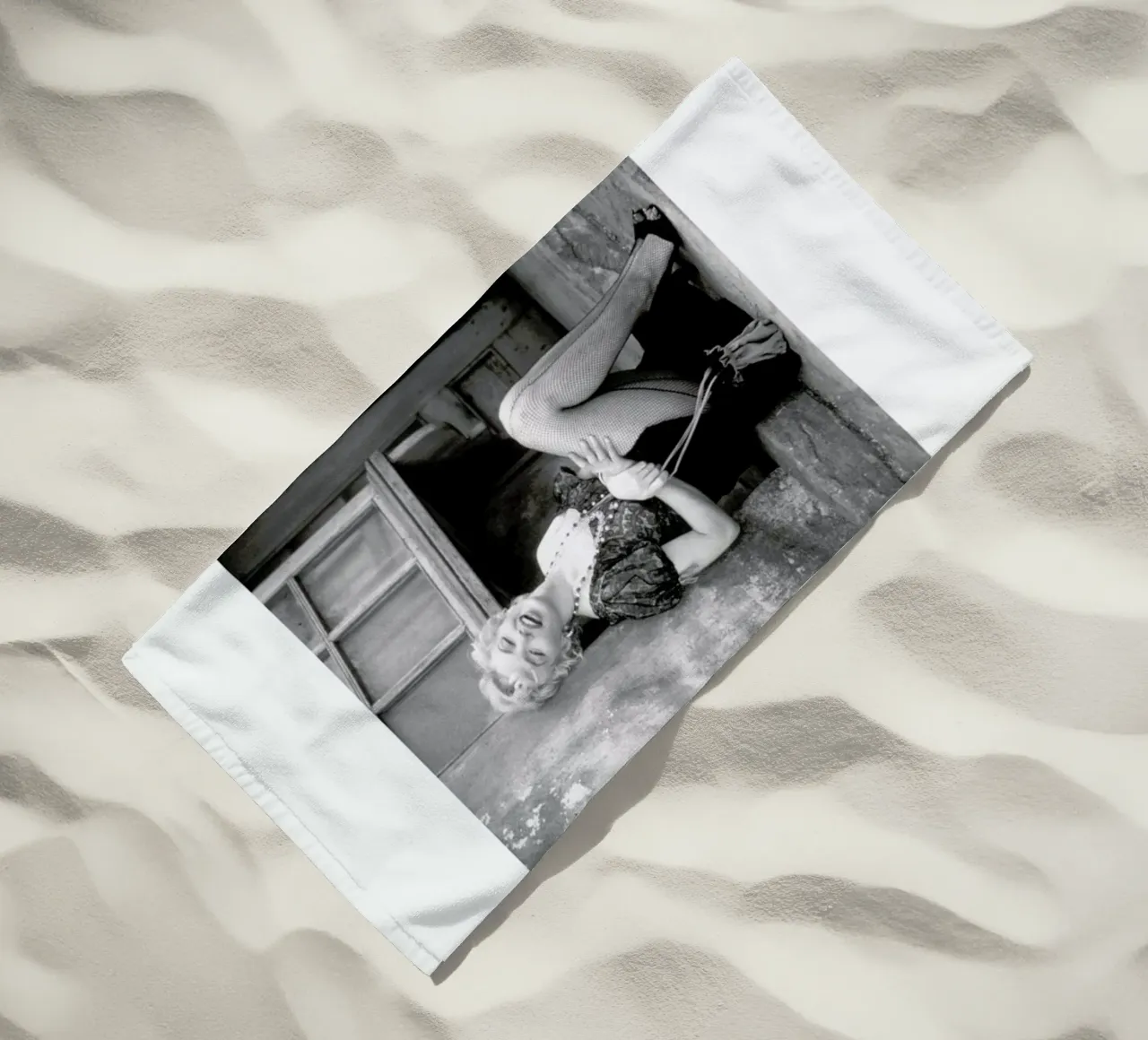 Marilyn Monroe in Bus Stop telo mare da Gallery Print and Art Limited