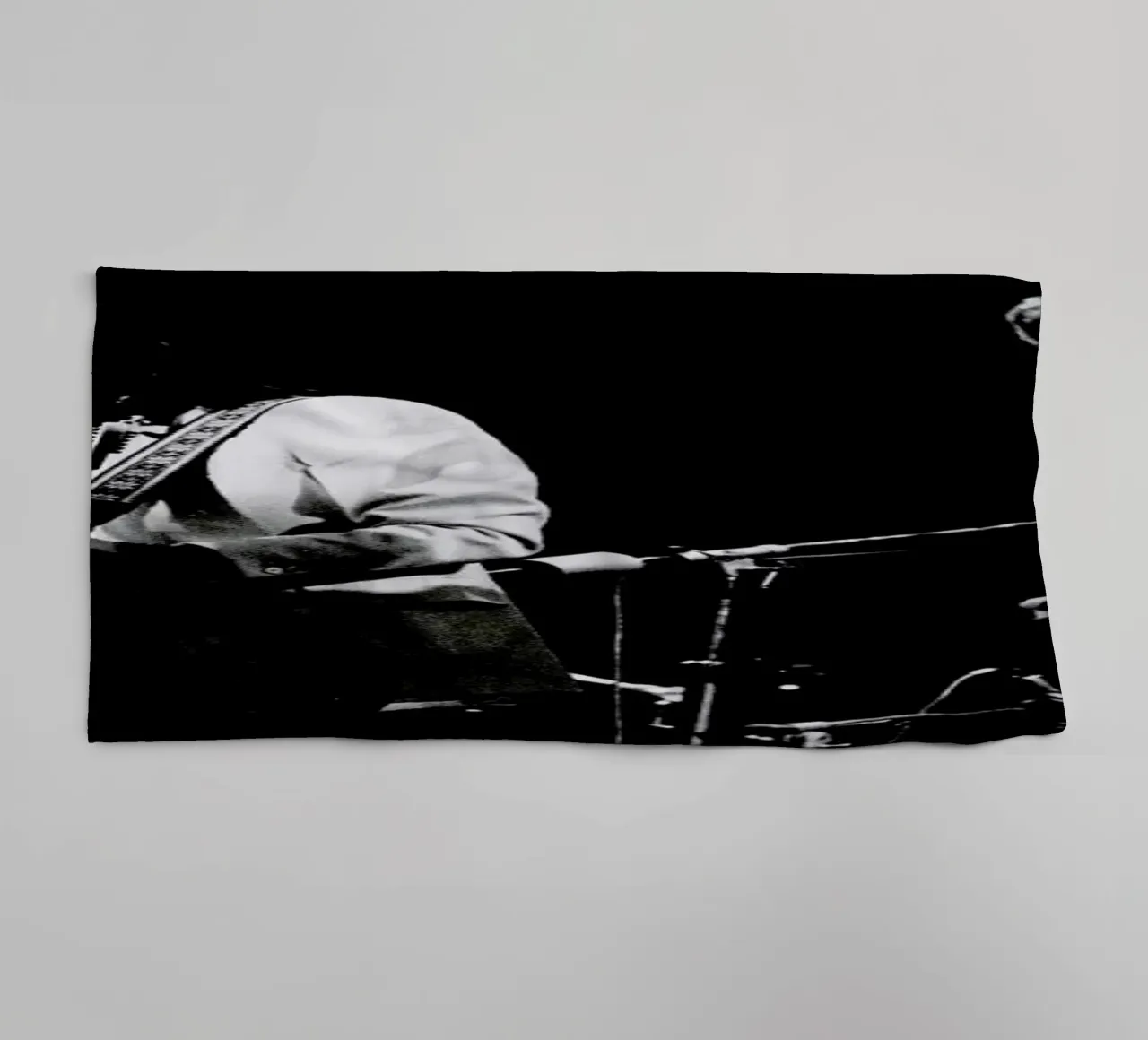 Eric Clapton and Pete Townsend asciugamano da bagno da Gallery Print and Art Limited