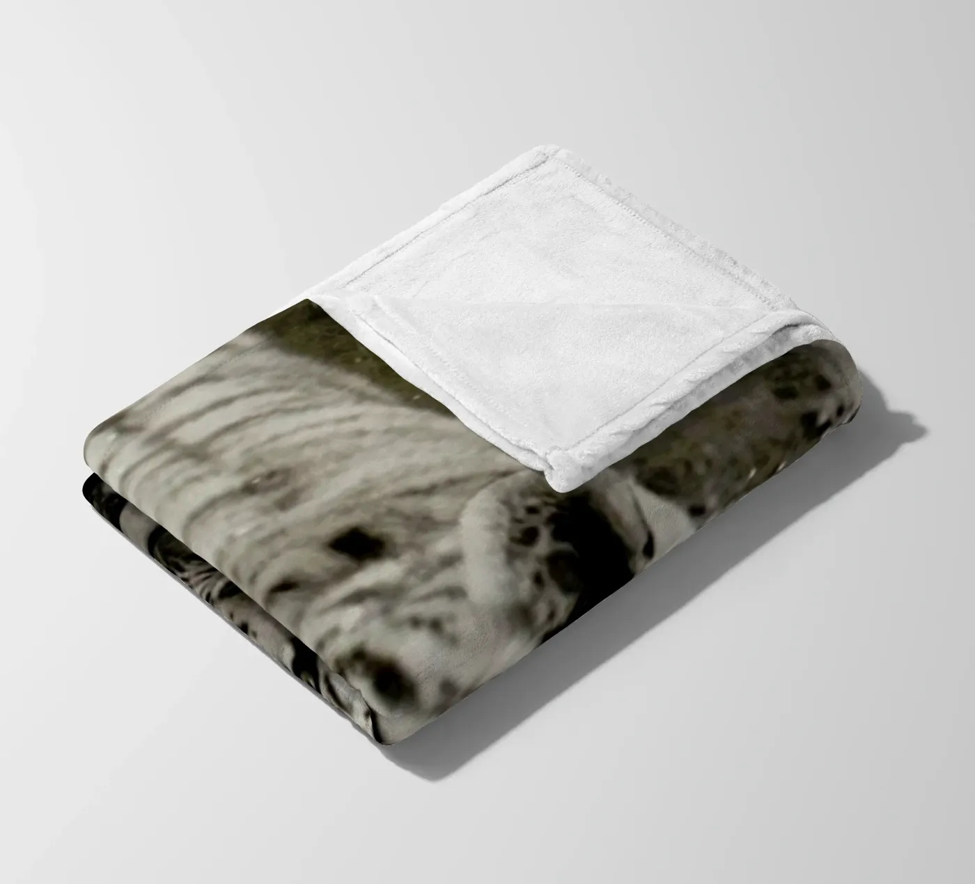 Aloha fleece blanket by Sophie Etchart