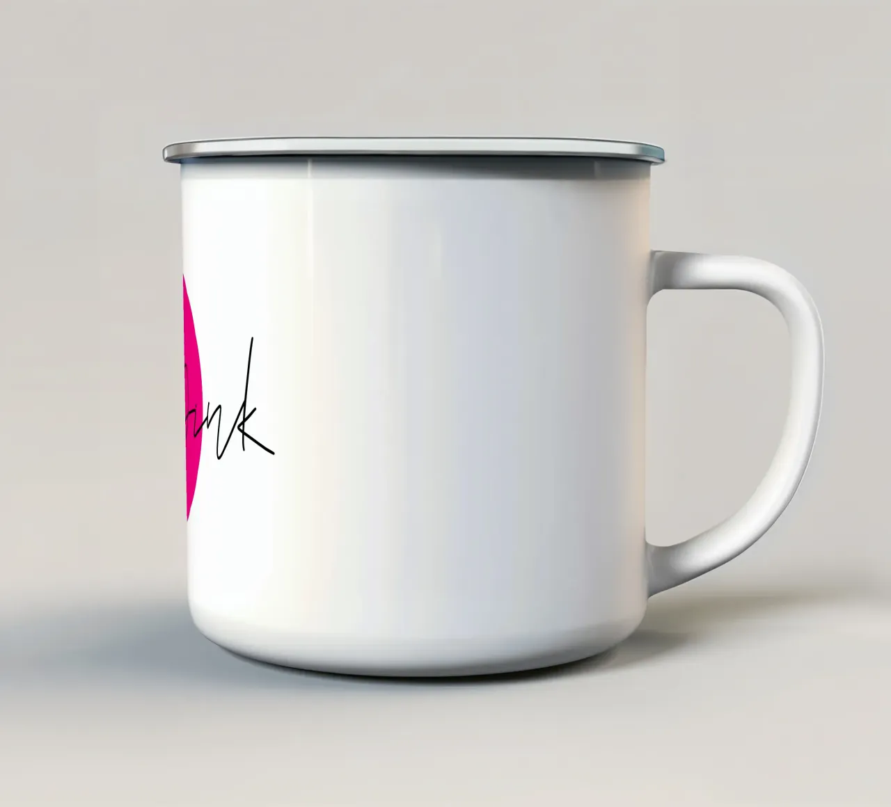 pink tazza in smalto da LIMITED EDITION LETTERS
