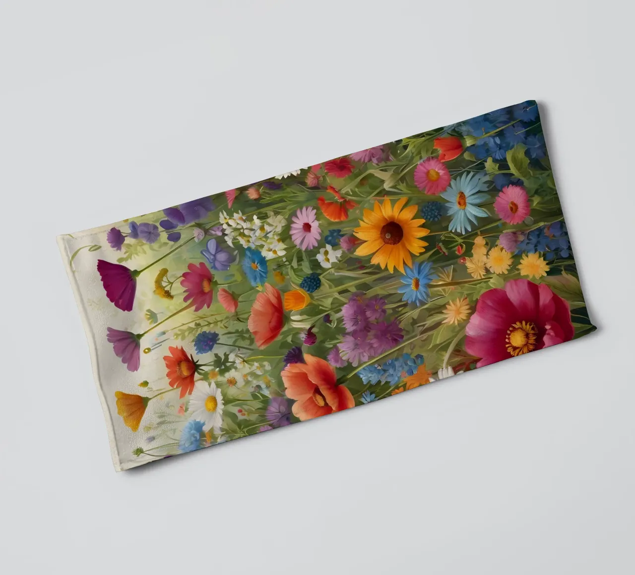 Scena di fiori selvatici asciugamano da bagno da Charnwood Prints