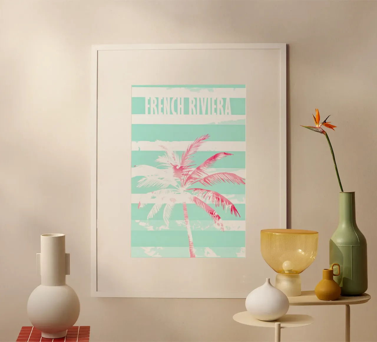 Costa Azzurra in rosa e turchese poster con telaio in legno da Autofocus