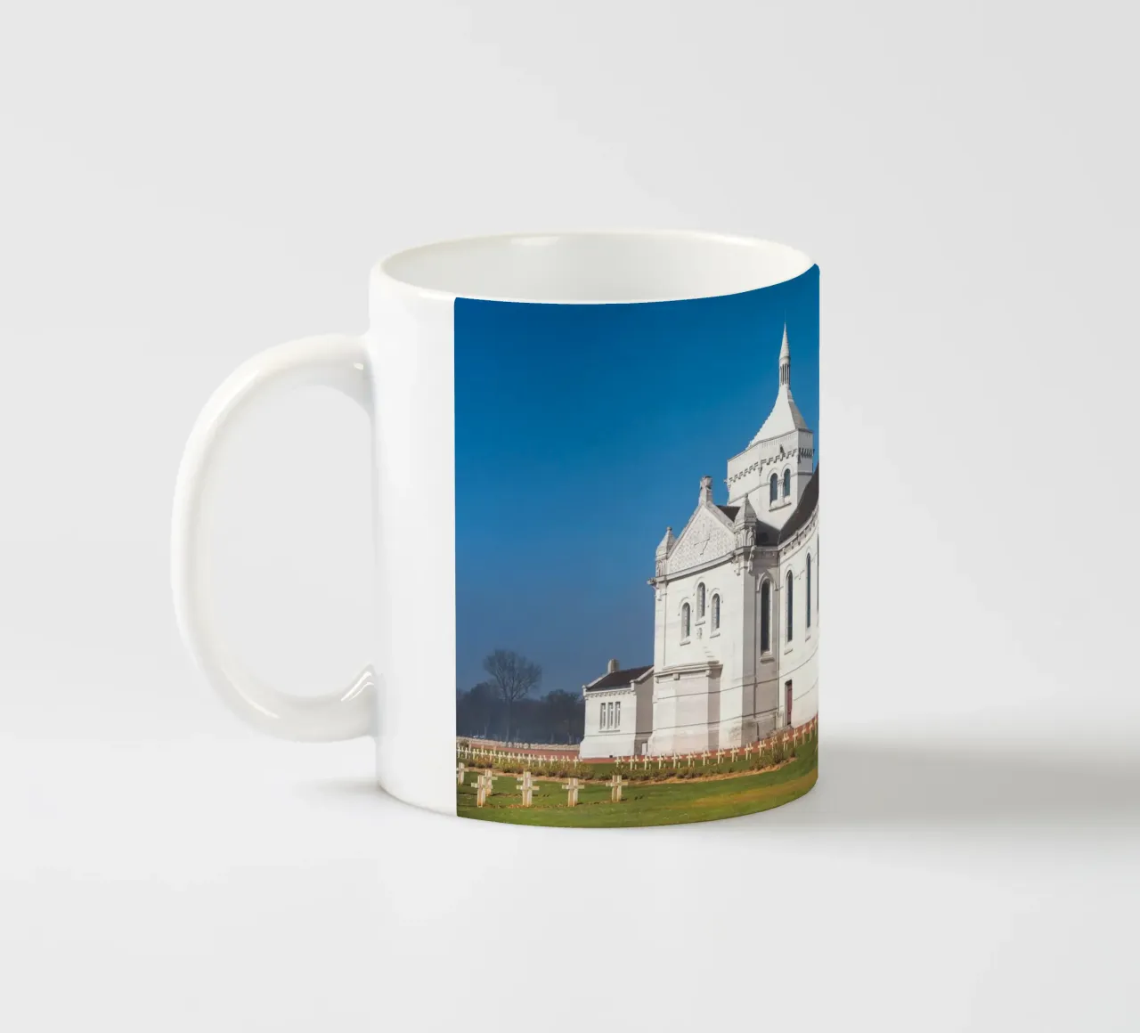 Notre Dame de Lorette, Arras. tazza in ceramica da Dave Hare Photography