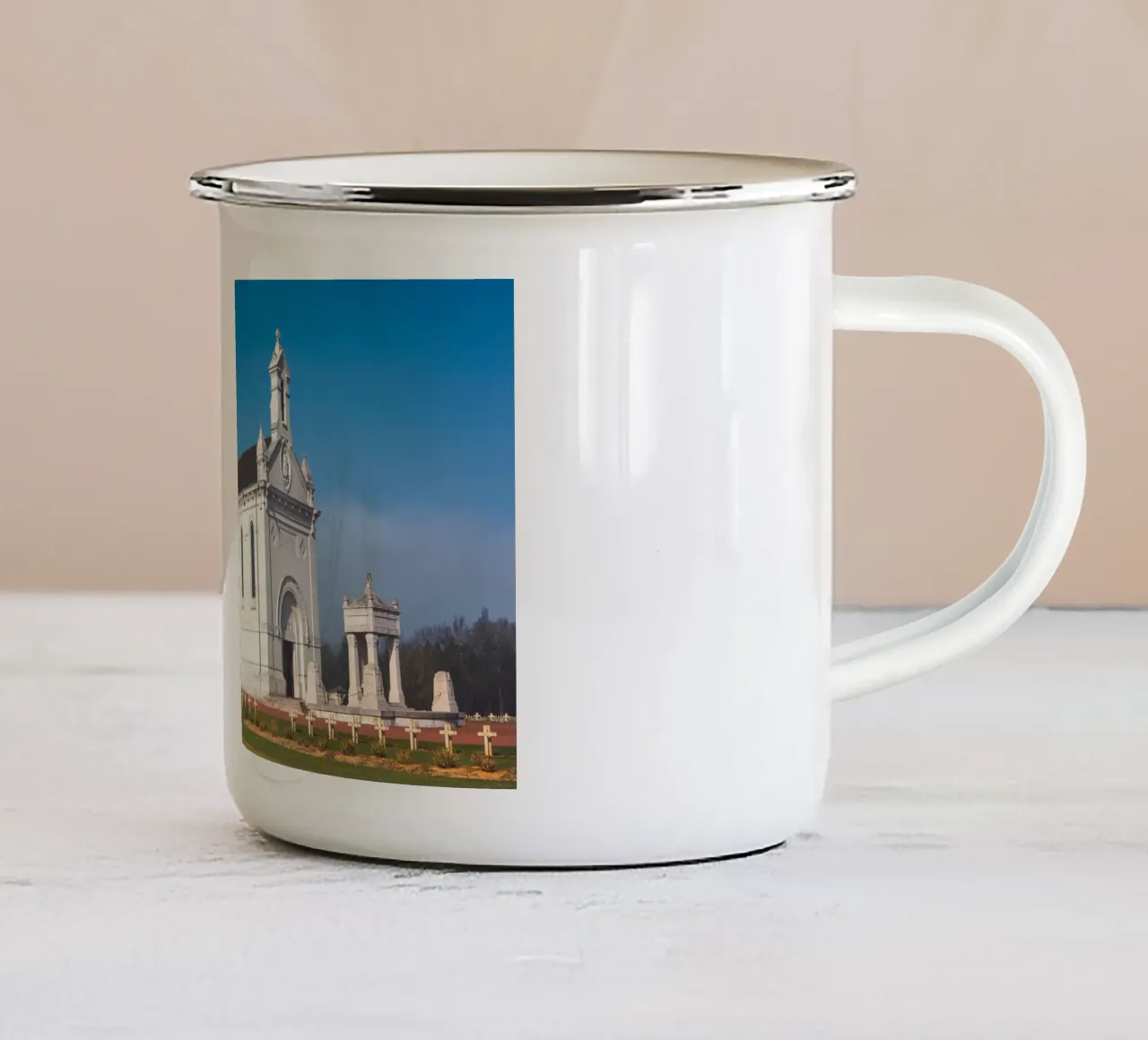 Notre Dame de Lorette, Arras. tazza in smalto da Dave Hare Photography