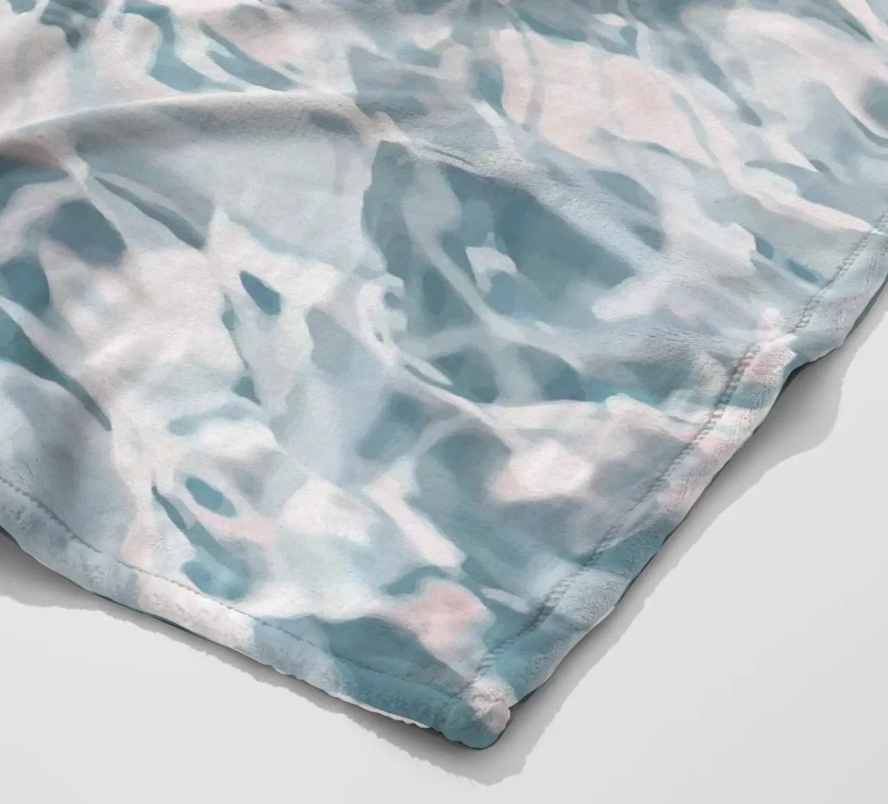 Marbled Water Muted Fleecedecke von menega sabidussi | moods