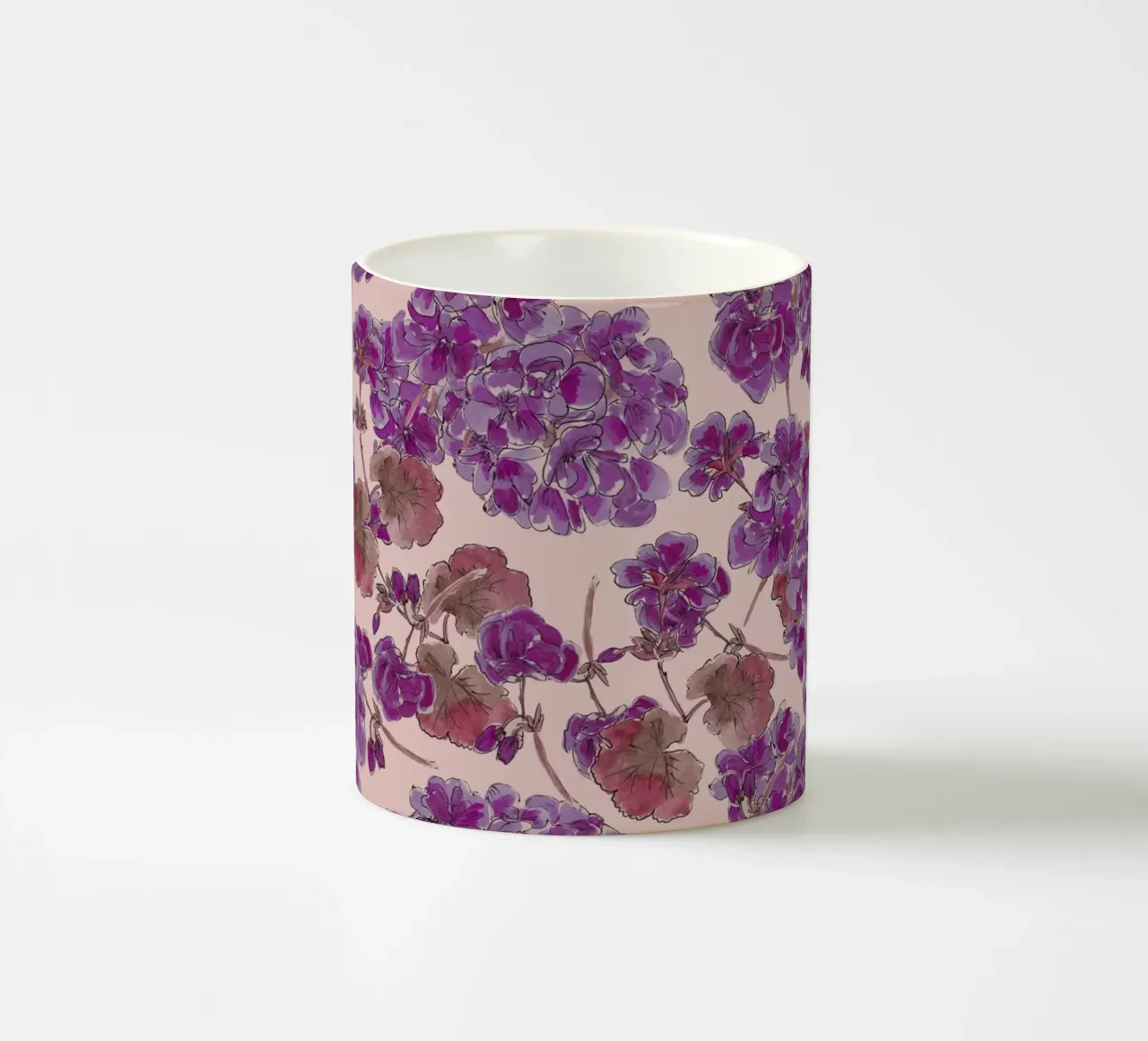 Purple romantic flowers pattern tazza in ceramica da anisillustration