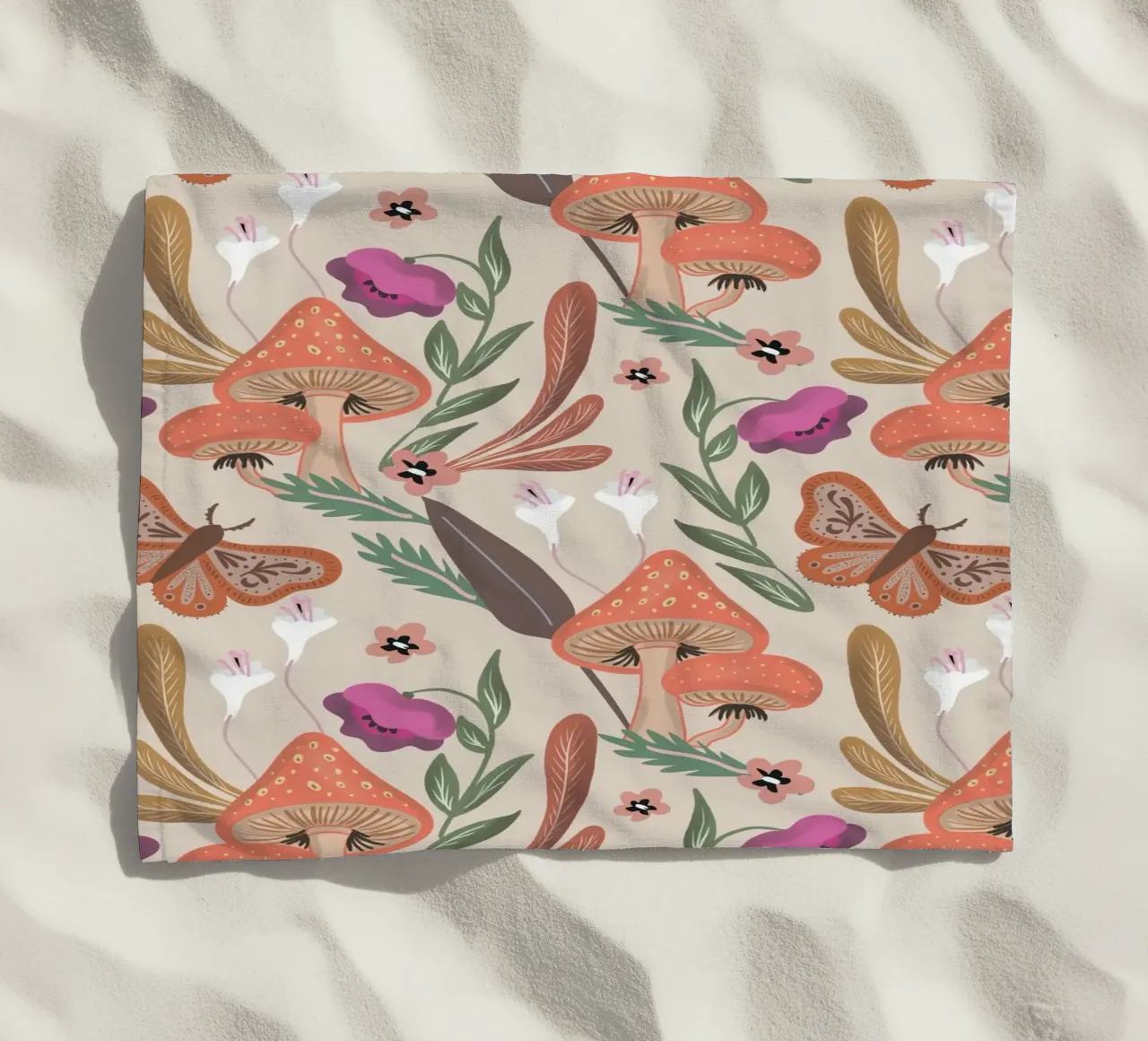 Red Mushrooms and Butterflies with Name telo mare da anisillustration