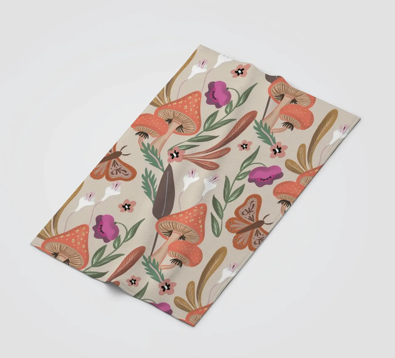 Red Mushrooms and Butterflies with Name coperta in pile da anisillustration