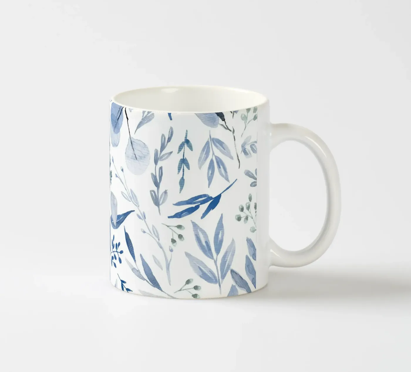 Blue Eucalyptus Pattern mug en céramique de anisillustration