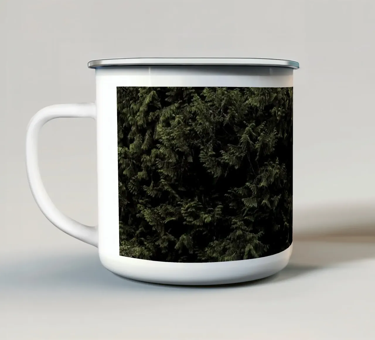 Avventuroso ponte sospeso nella foresta - un design che ama la natura tazza in smalto da Whole©