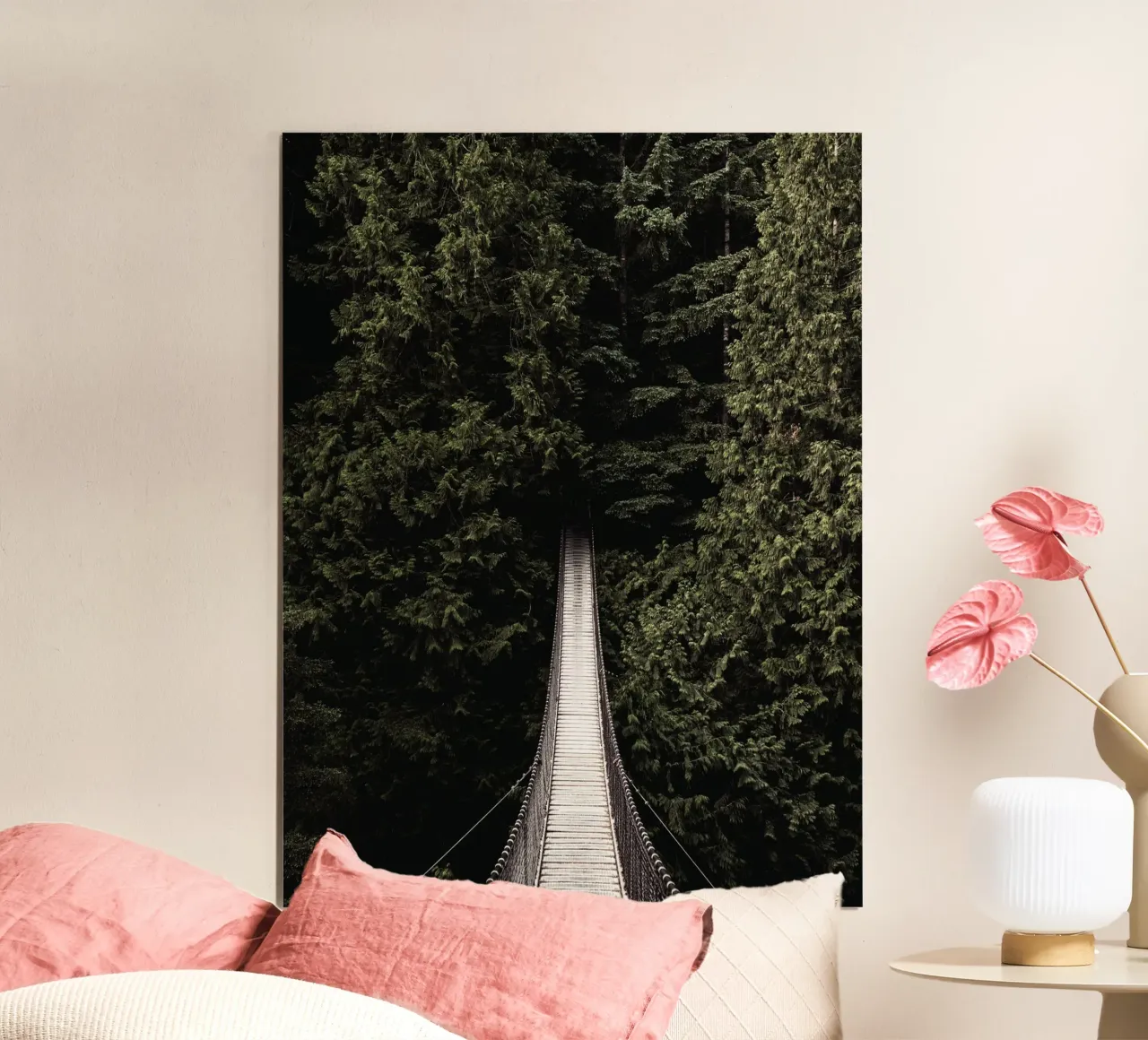 Avventuroso ponte sospeso nella foresta - un design che ama la natura poster con telaio in alluminio da Whole©