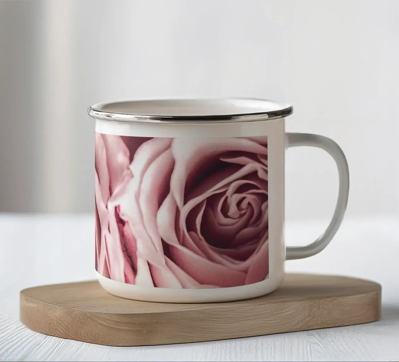 Rose romantiche - Delicato design floreale tazza in smalto da Whole©