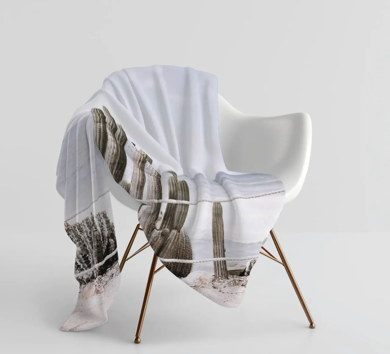 Cactus in riva al mare: il design costiero a contatto con la natura coperta in pile da Whole©