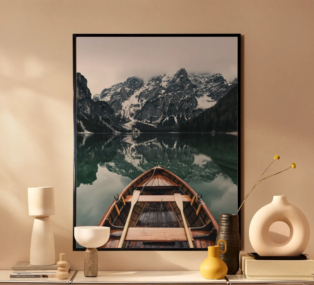 Boot und Berge – Naturabenteuer am See Poster von Whole©
