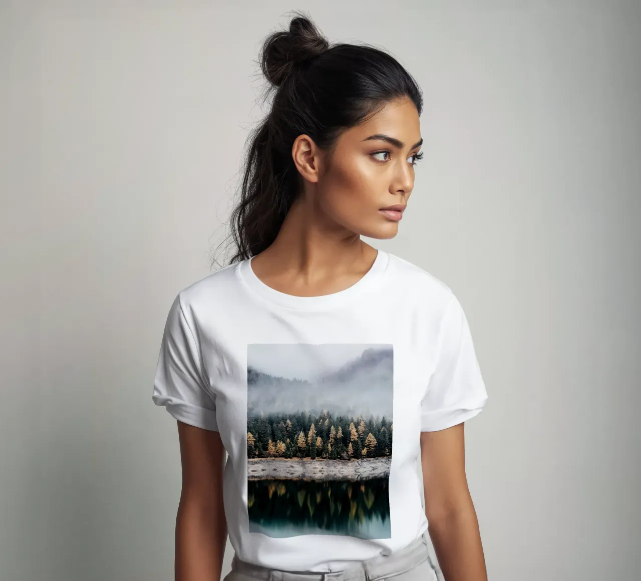 Foresta di nuvole in autunno - Natura mistica t-shirt da Whole©