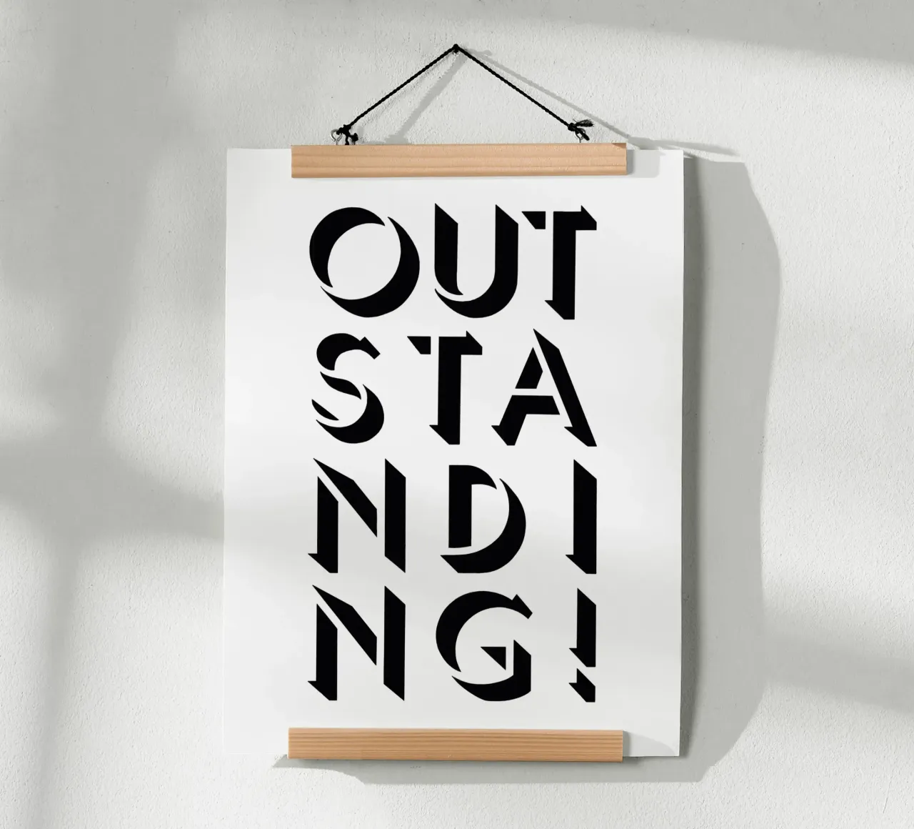 Outstanding! poster con telaio in legno da Richard Hood